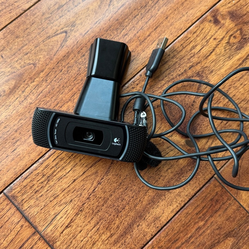 Logitech HD Webcam | C910 Carl Zeiss Tessar 1080p Model V-U0017 - Picture 3 of 4